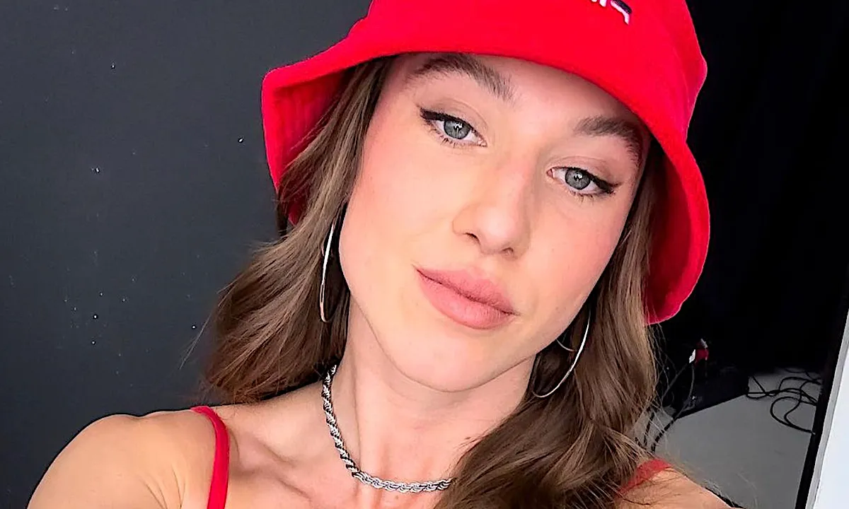 Suzanne Schulting uit de kleren voor pikante fotoshoot