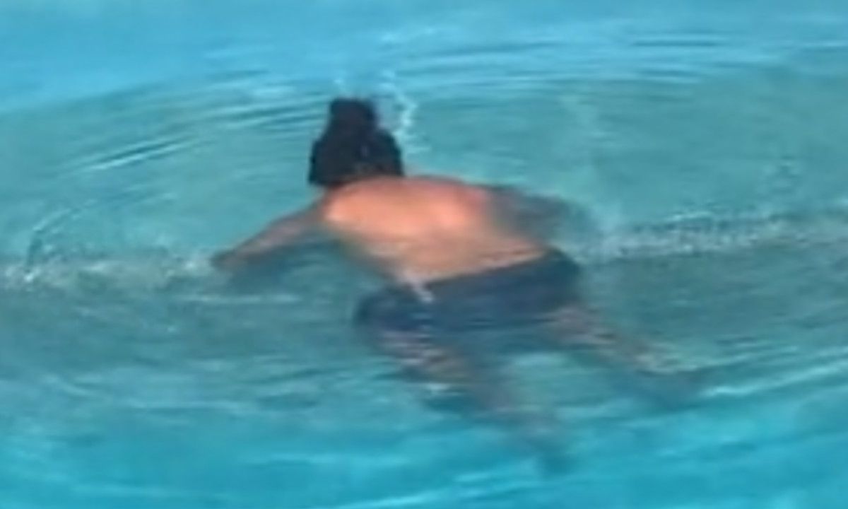 Ali B levenloos aangetroffen in zwembad