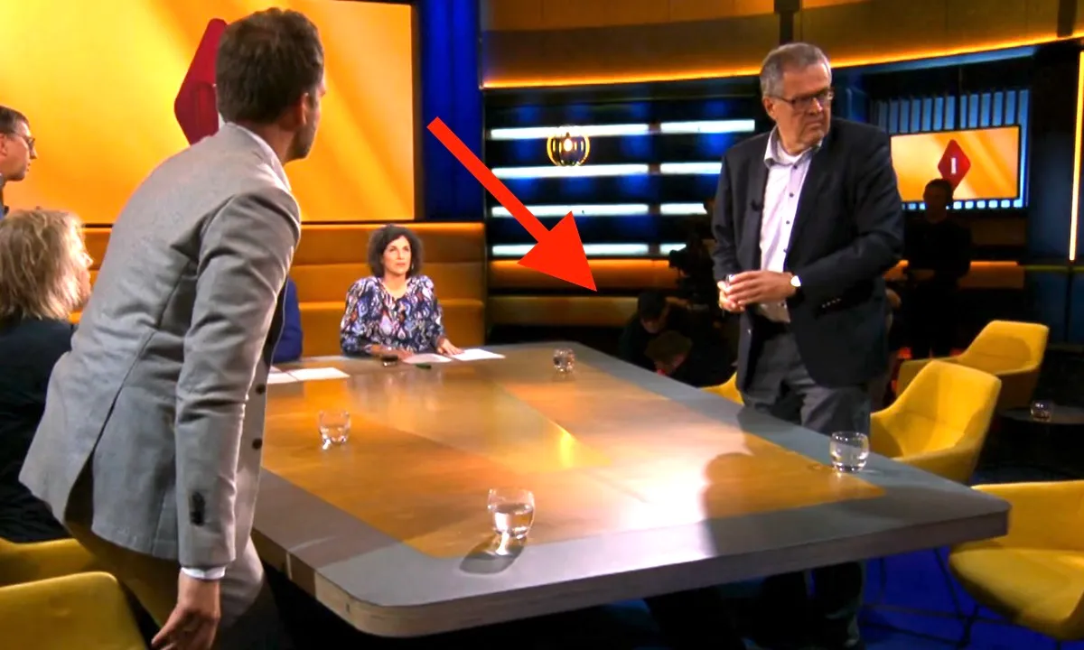 Talkshow Op1 gaat vrolijk door terwijl gast bloedend op de grond ligt