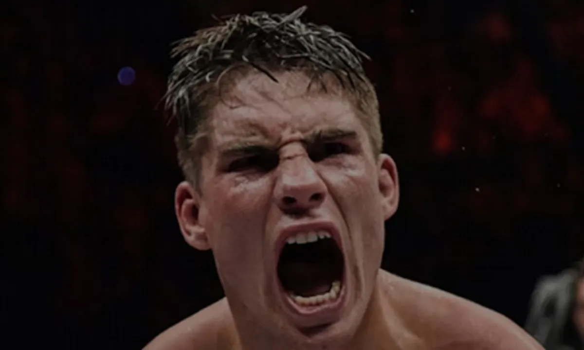 Rico Verhoeven reageert hysterisch op onverwachtse verrassing aan huis