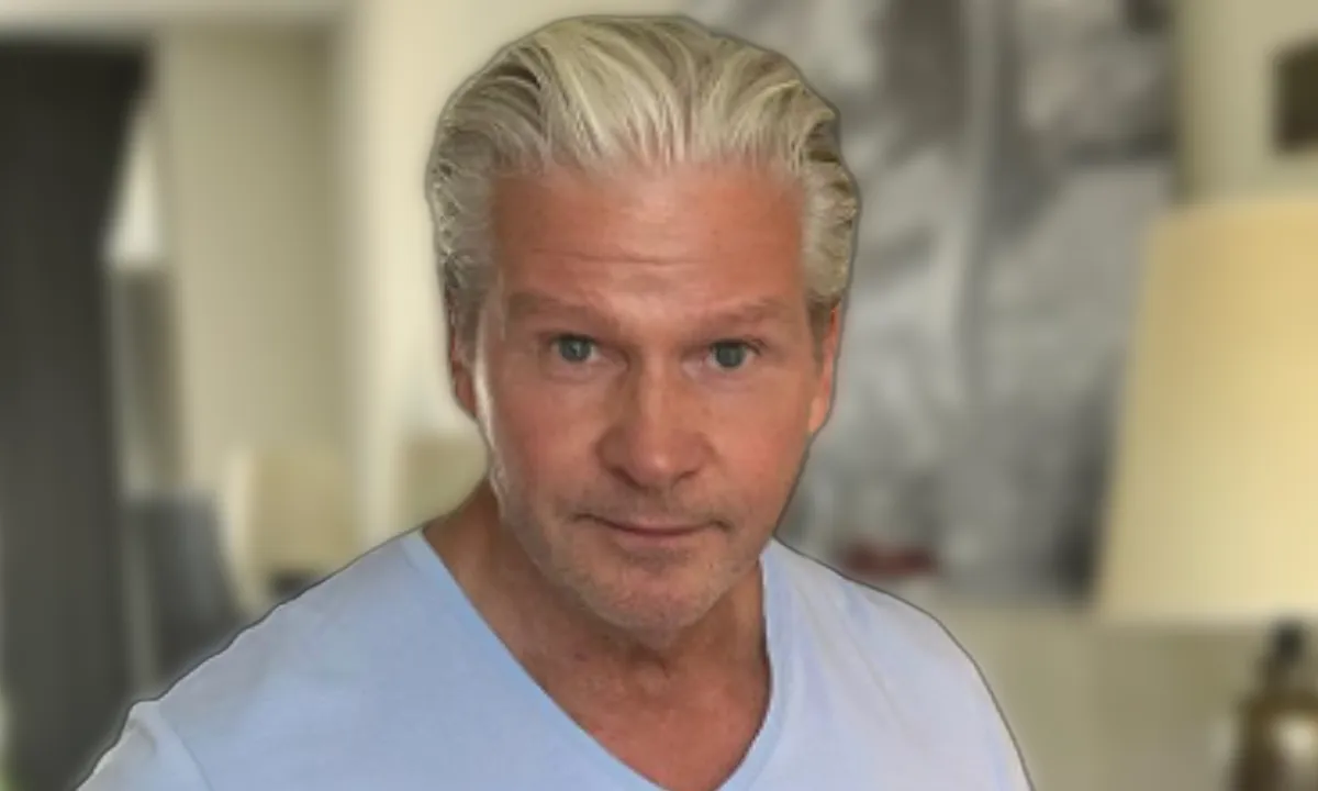 Dries Roelvink heeft een héle rare gewoonte