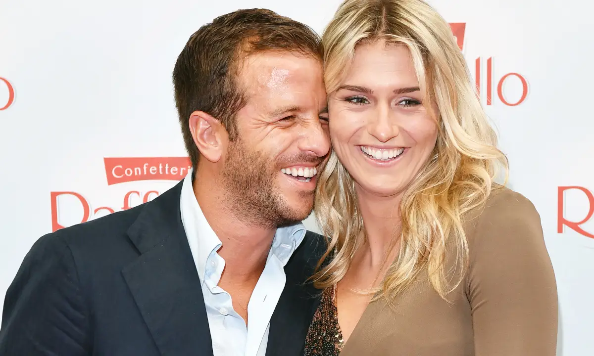 Estavana doet onthulling over Rafael van der Vaart: 'hij is jaloers'