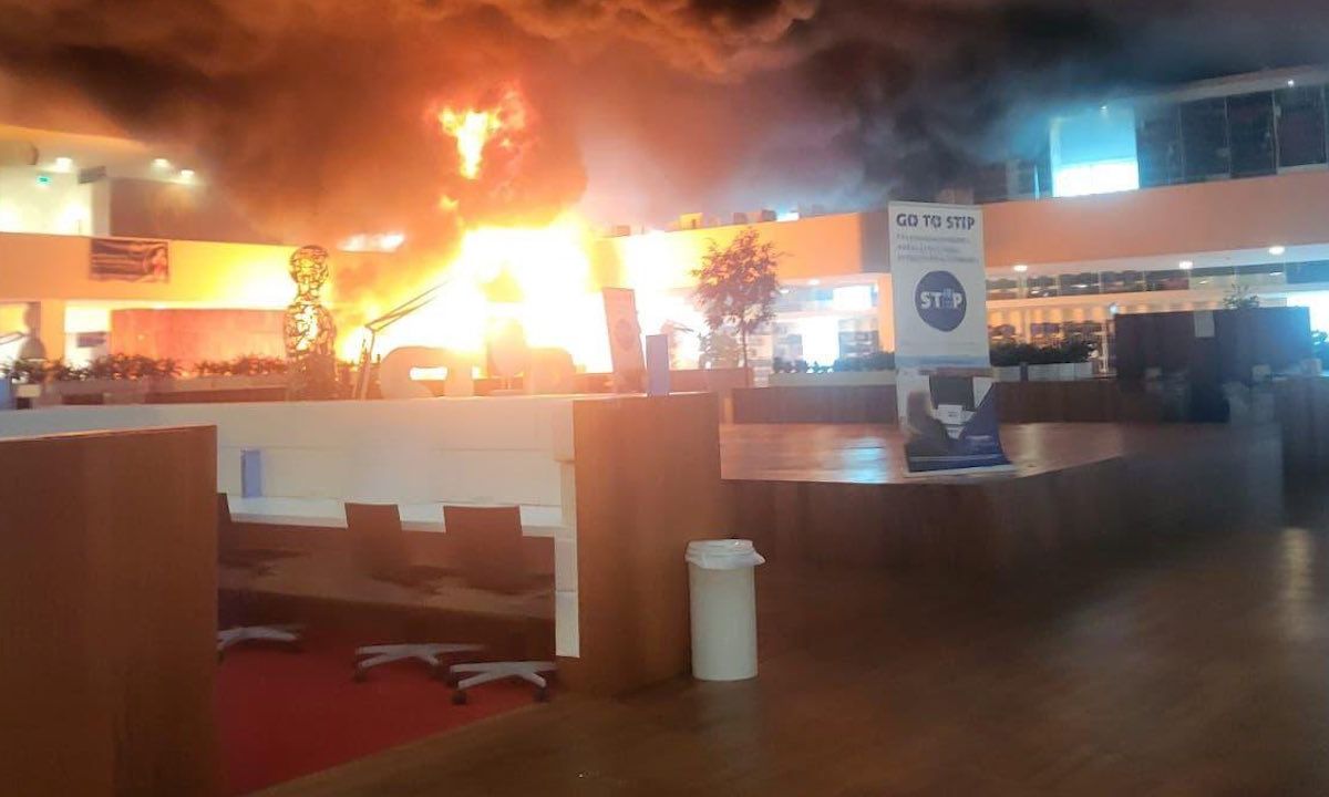 Schietpartij in ziekenhuis Rotterdam, drie gewonden en flinke brand (beelden)