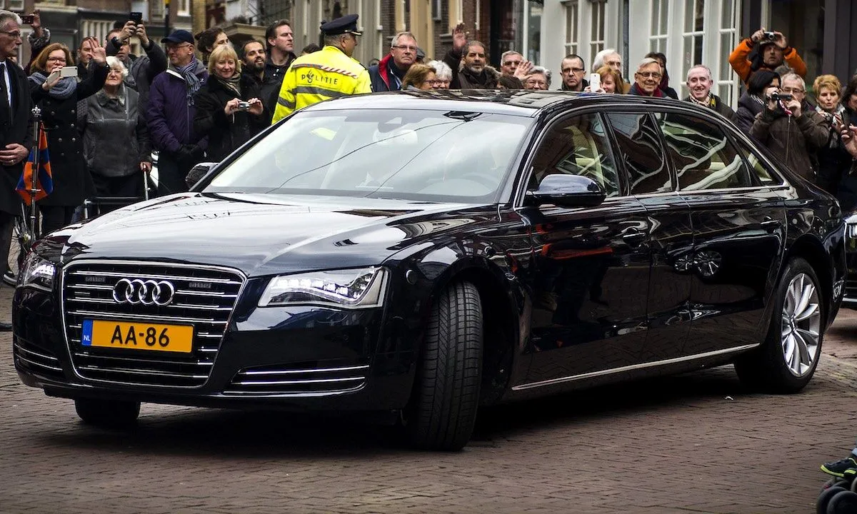 kenteken koning willem alexander audi a8