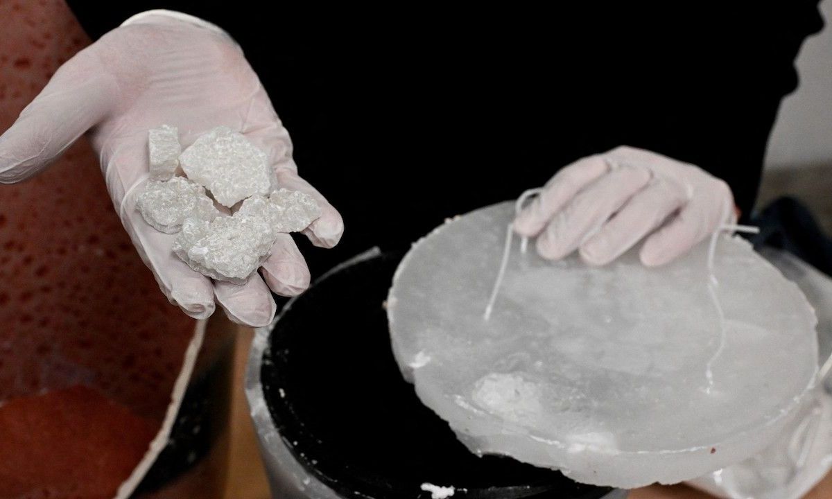 Politie vindt 2000 kilo ketamine, grootste vangst ooit in Nederland