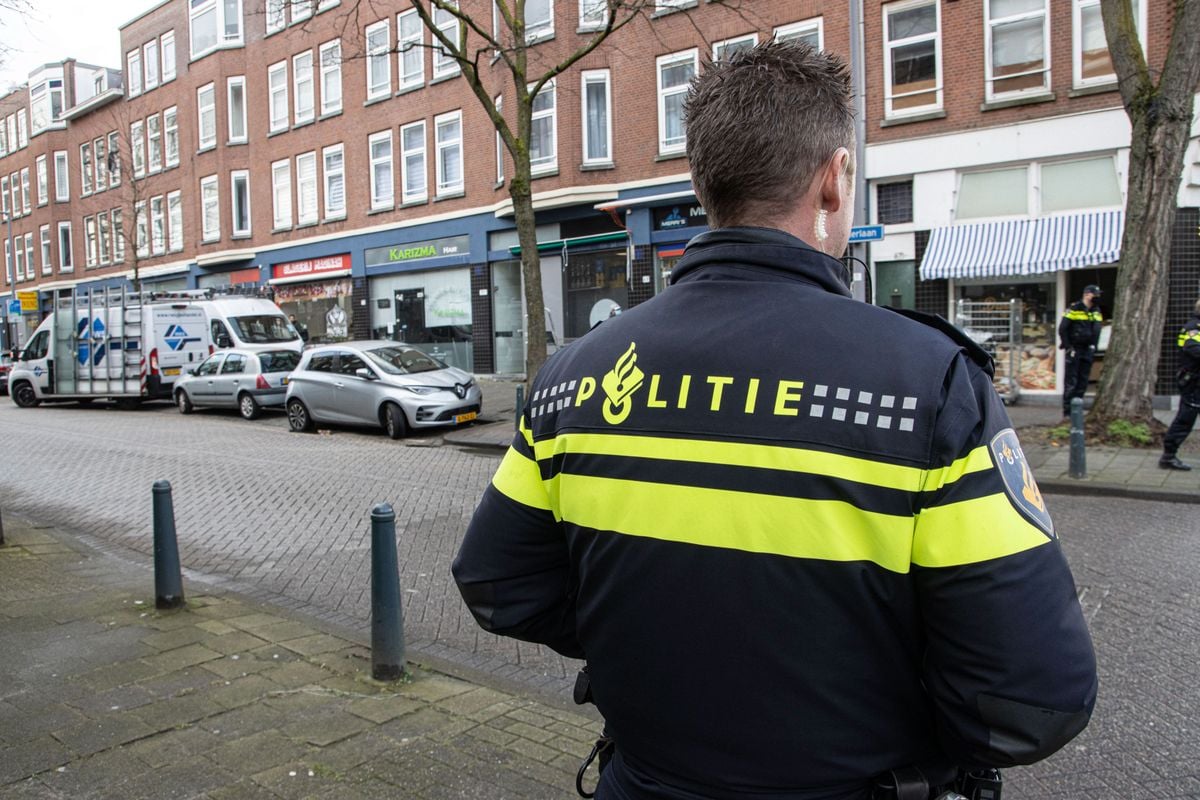 Politie deelt foto van verdachte na grote reeks aanrandingen in Rotterdam (FOTO)