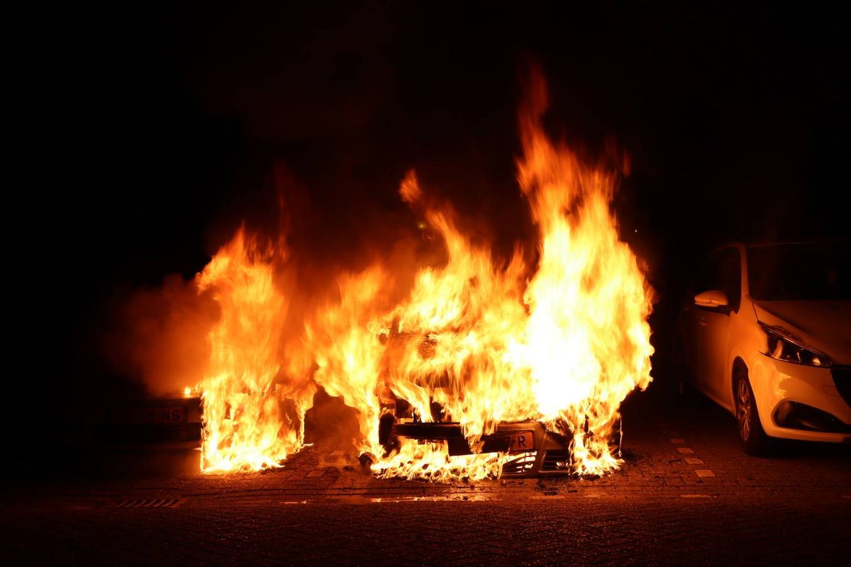 Aanmaakblokjes gevonden bij autobrand aan de Kievit Sprang-Capelle