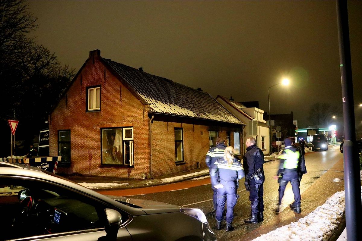 Werkende cocaïnewasserij aangetroffen in Sprang-Capelle, politie valt pand binnen