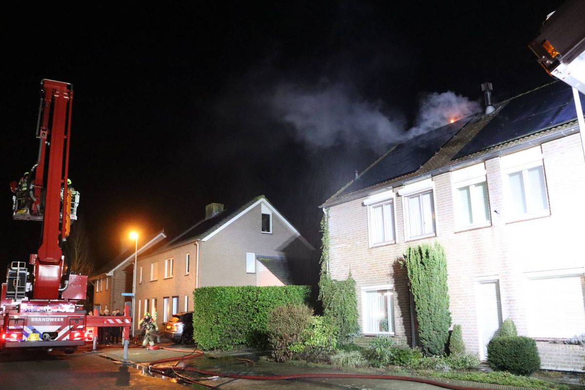 Middelbrand in Drunnse woning door brand bij schoorsteen
