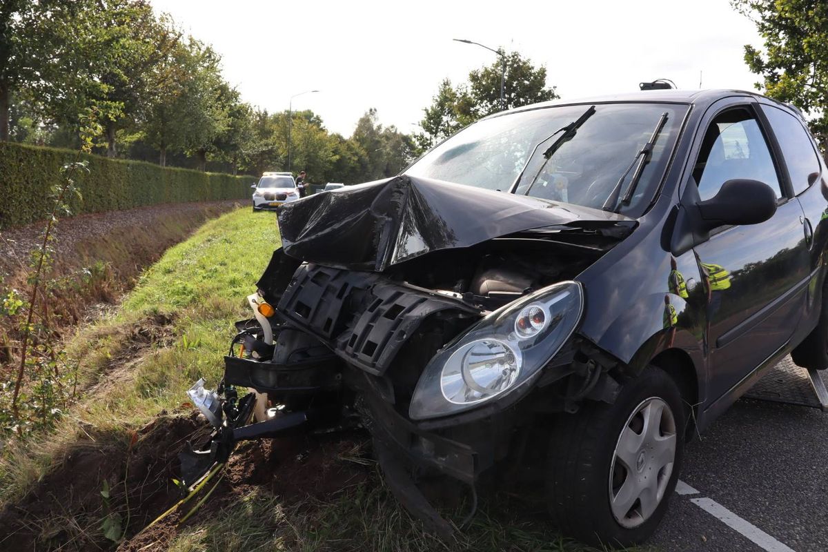Auto van de weg na eenzijdig ongeval in Sprang-Capelle