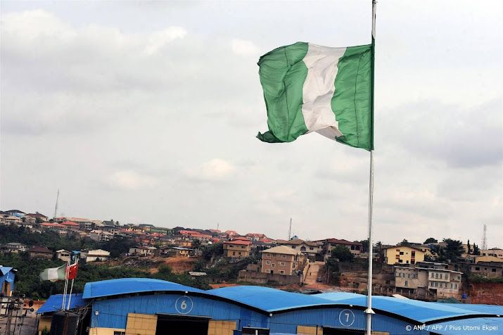Vermoedelijk 64 doden door bootongeluk in Nigeria.