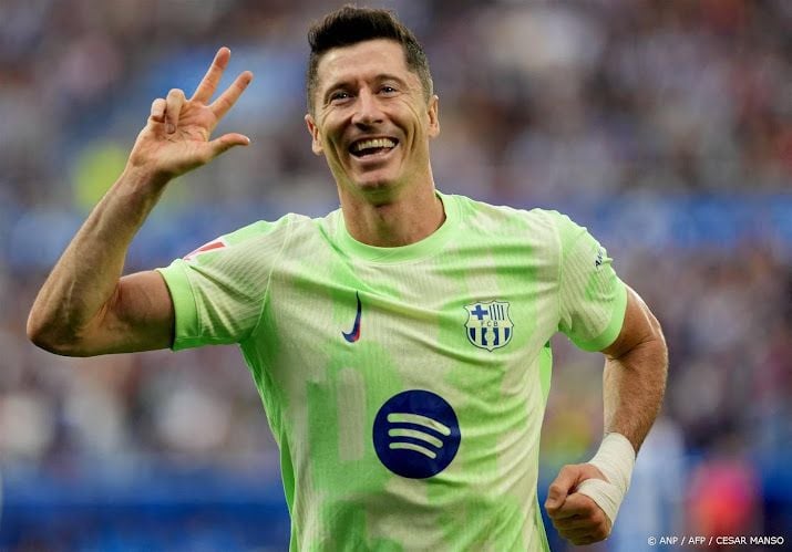 Lewandowski helpt Barça met snelle hattrick aan zege bij Alavés