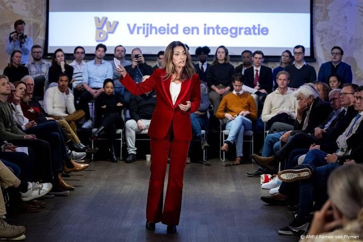 Bijval en kritiek op VVD-avond voor religiekritiek Yeşilgöz