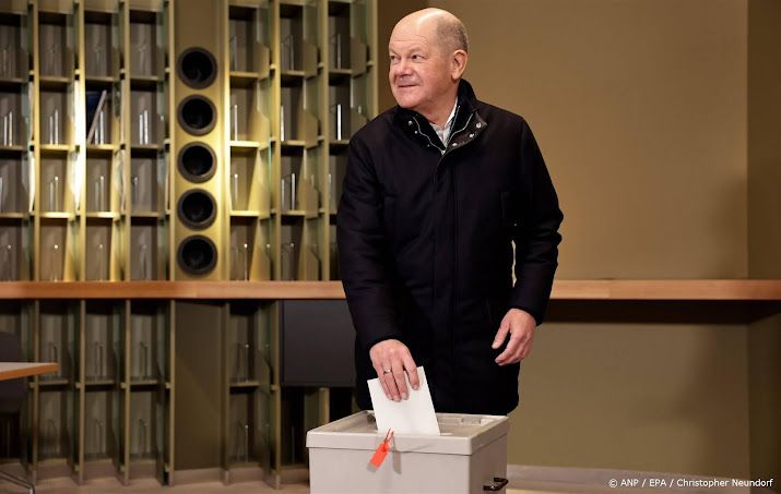 Scholz en Merz brengen stem uit voor Duitse verkiezingen