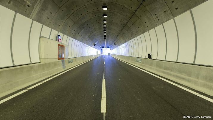 Sluiskiltunnel zeker tot middernacht dicht na dodelijk ongeluk.