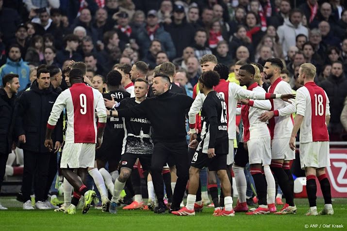 Koploper Ajax speelt gelijk tegen AZ in Johan Cruijff ArenA