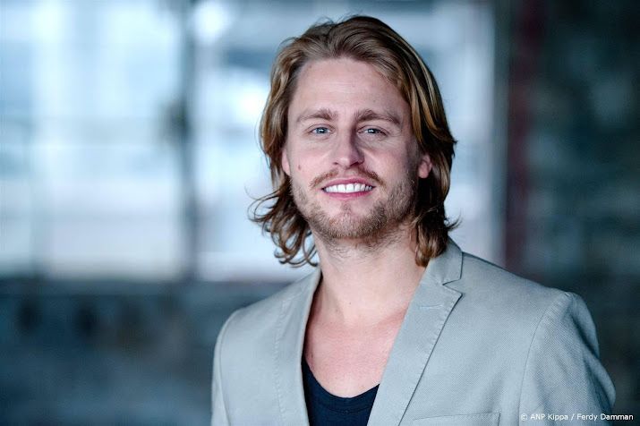 Joël de Tombe en Céline Purcell in Dingedong: De Eurovisiemusical