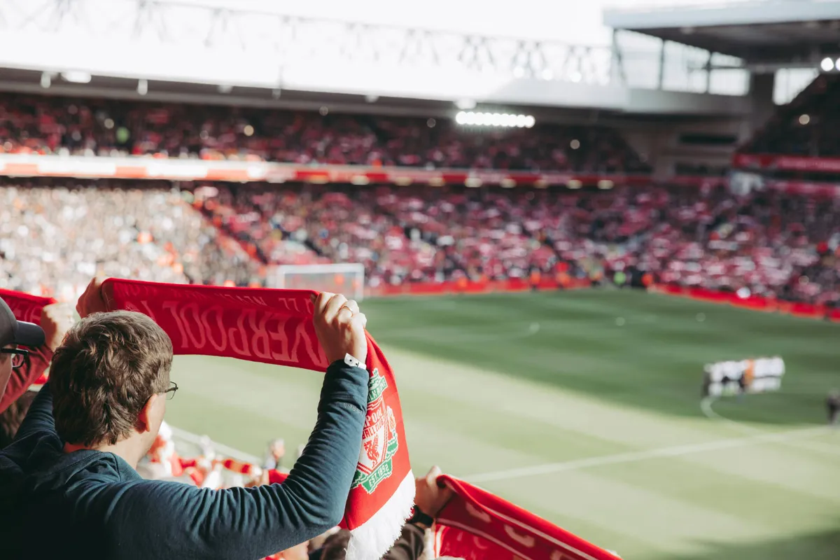 Arne Slot maakt historie met Liverpool als eerste Nederlandse trainer die kampioen wordt in Engeland