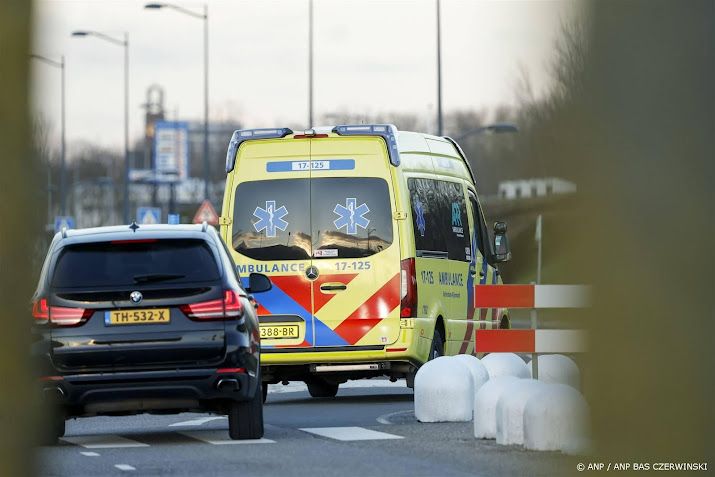 Meerdere gewonden bij ongeval met hijskraan in Maasbracht.