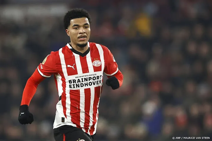 Tillman komt te laat en zit voor straf op bank bij PSV  