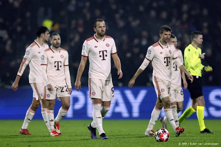 Bayern München wint, maar moet kampioensfeest uitstellen