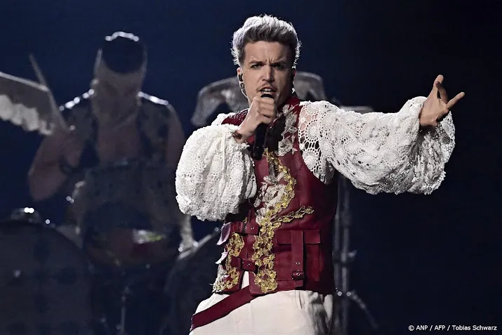 Baby Lasagna en Käärijä in pauzeshow Eurovisie Songfestival