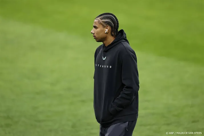 Stengs terug bij Feyenoord voor duel met PSV, Ivanusec valt weg