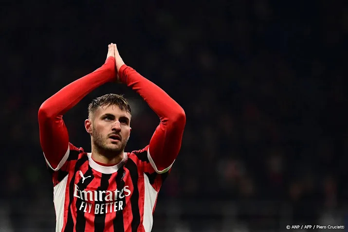 Scorende Giménez moet hard werken bij AC Milan