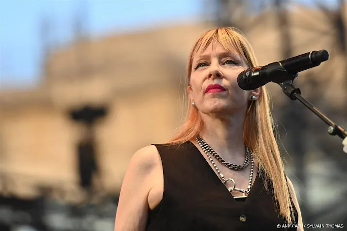 Suzanne Vega moest in 1989 show bijna annuleren na bedreigingen