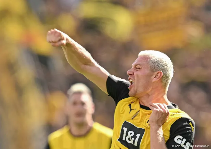 Borussia Dortmund houdt met zege op Leverkusen hoop op plek 4