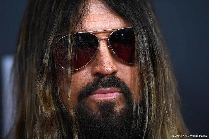 Billy Ray Cyrus prijst ex en erkent moeilijke echtgenoot te zijn