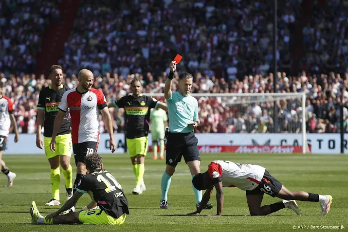 Feyenoorder Read vrijgesproken na rode kaart tegen PSV