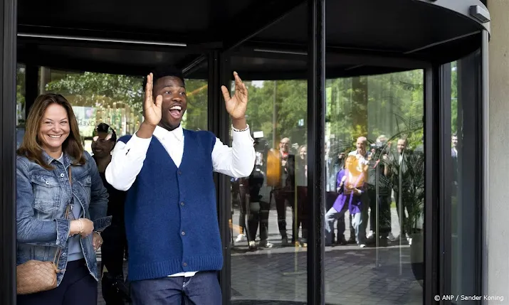 Claude vol vertrouwen naar eerste halve finale songfestival