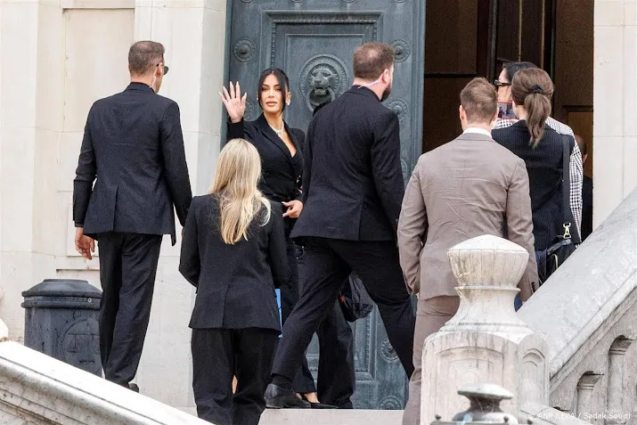 Emotionele getuigenis Kim Kardashian in proces over roofoverval