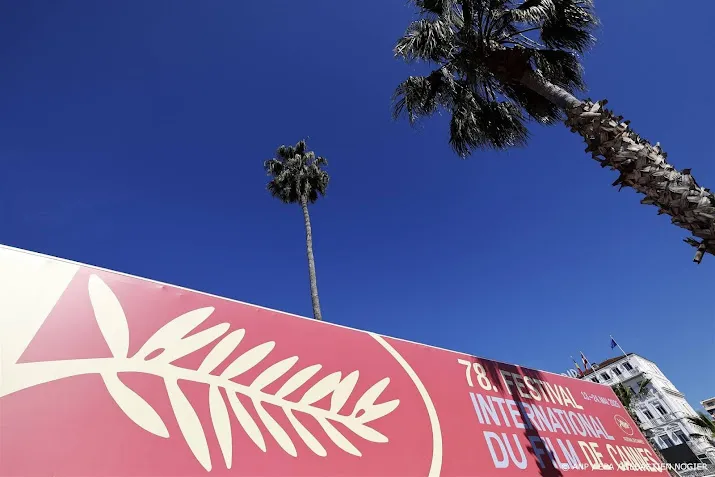 Man zwaargewond door vallende palmboom in Cannes