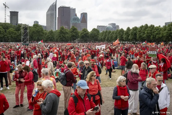 Oxfam Novib: 100.000 demonstranten in Den Haag