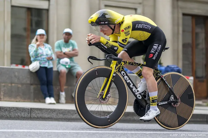 Visma-talent Brennan wint ook wielerkoers Rund um Köln