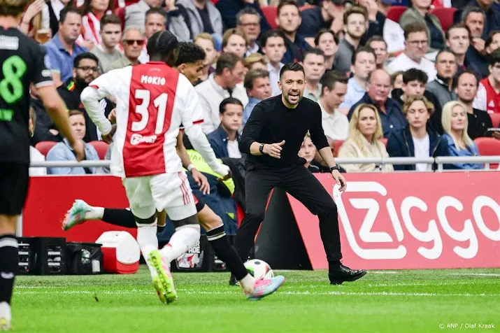 Ajax wint van FC Twente maar grijpt naast landstitel