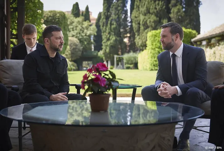 Vance en Zelensky bespreken aanstaand gesprek Trump en Poetin