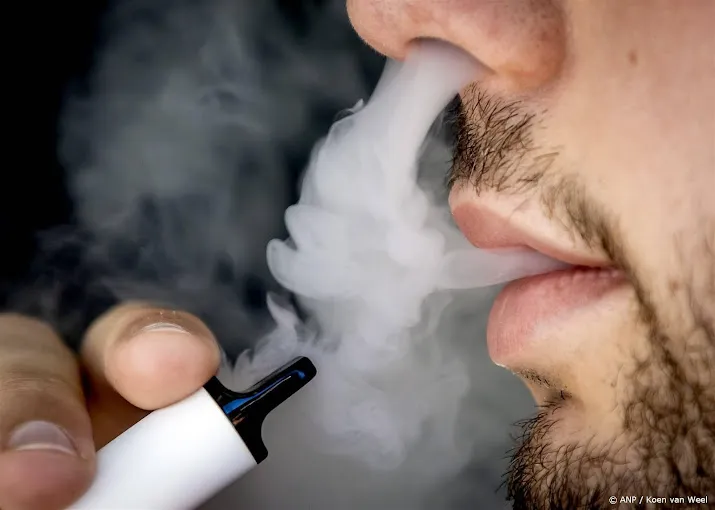 Tienduizenden flesjes met verboden vloeistoffen vapes onderschept