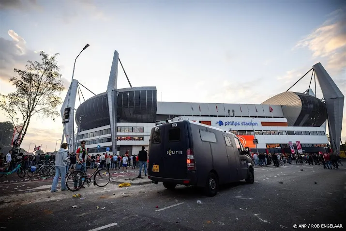 Burgemeester Eindhoven noemt geweld tegen agenten 'zeer ernstig'