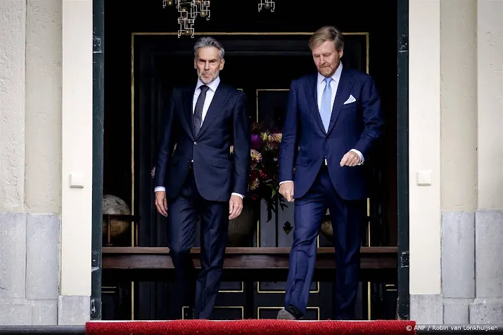 Koning en Schoof op Memorial Day naar Amerikaanse begraafplaats