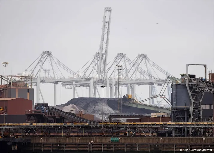 Zuid-Holland wil in 2027 besluit over uitbreiding haven in zee