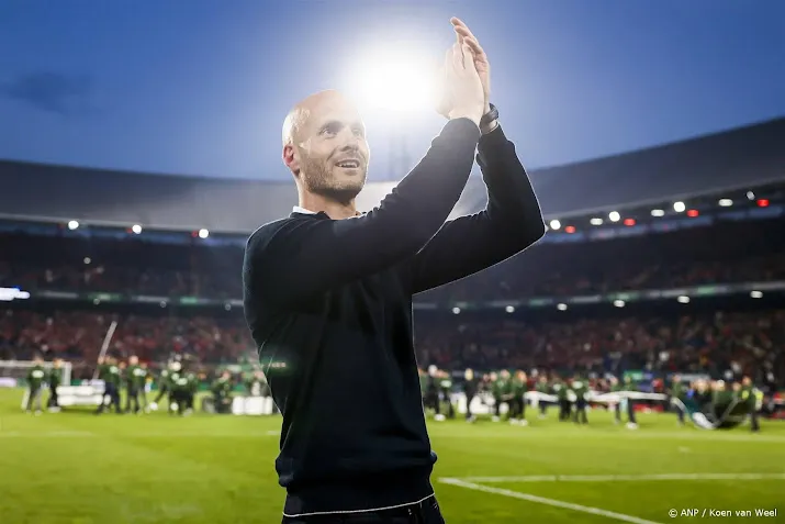 Trainer Simonis verlengt contract bij bekerwinnaar Go Ahead 