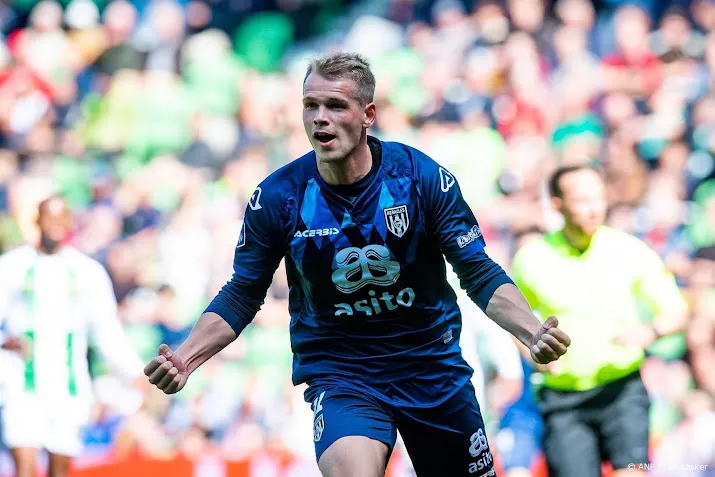 Heracles-speler Laursen beëindigt loopbaan om knieproblemen