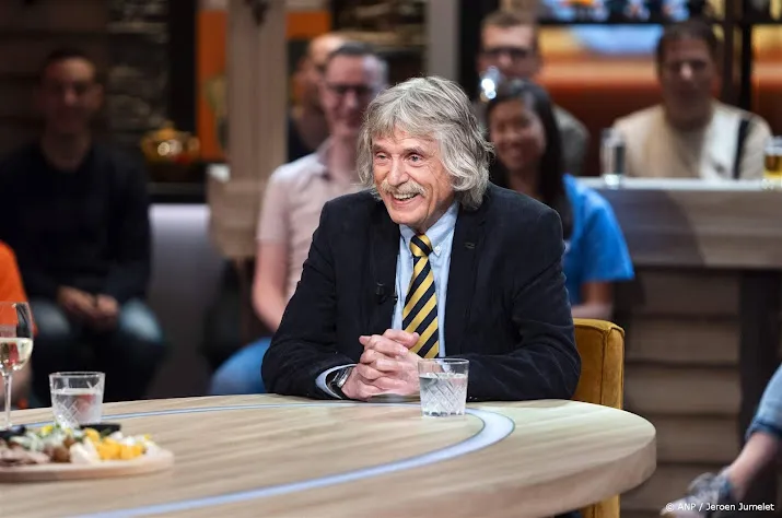 Johan Derksen voortijdig studio uit om zingende Wilfred Genee