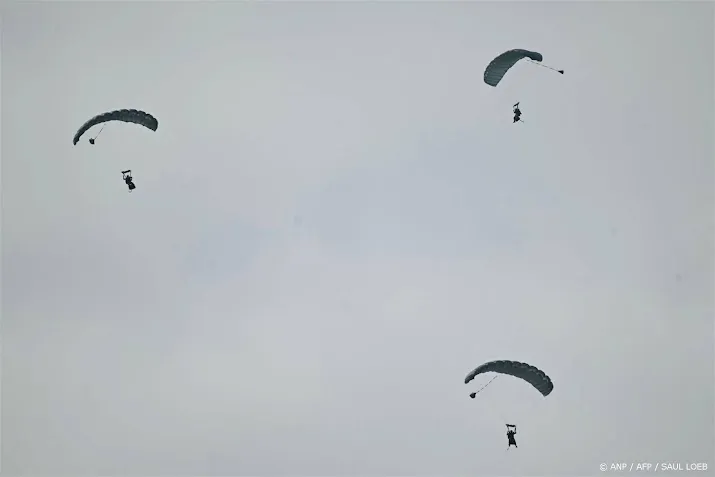 Parachute probleem bij Duitsers, Defensie ziet geen mankement