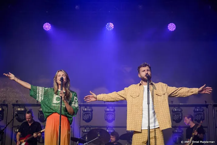 Drie albums Suzan & Freek in top 10 Nederlandse albumhitlijst