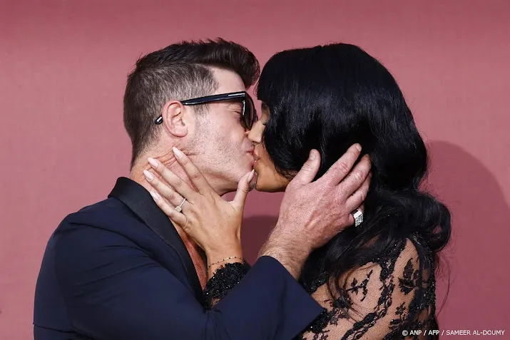 Robin Thicke geeft jawoord op Mexicaans strand