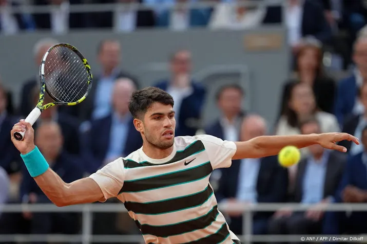 Titelverdediger Alcaraz laat Paul kansloos op Roland Garros